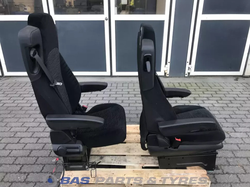 Mercedes-Benz Actros MP4 Stoelen set Mercedes A 960 910 75 01 - Säte för Lastbil: bild 4 Mercedes-Benz Actros MP4 Stoelen set Mercedes A 960 910 75 01 - Säte för Lastbil: bild 4