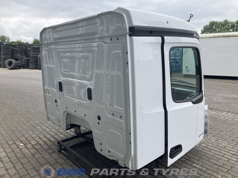 Mercedes-Benz Actros MP5 Mercedes ClassicSpace M-cab L1EH1 A 000 600 01 01 - Hytt och interiör för Lastbil: bild 4 Mercedes-Benz Actros MP5 Mercedes ClassicSpace M-cab L1EH1 A 000 600 01 01 - Hytt och interiör för Lastbil: bild 4