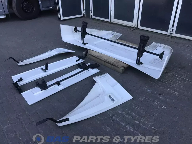 Mercedes-Benz Antos MP4 Spoilerset Mercedes ClassicSpace M-cab L1EH1 A 960 790 27 44 - Aerodynamik/ Spoiler för Lastbil: bild 5 Mercedes-Benz Antos MP4 Spoilerset Mercedes ClassicSpace M-cab L1EH1 A 960 790 27 44 - Aerodynamik/ Spoiler för Lastbil: bild 5