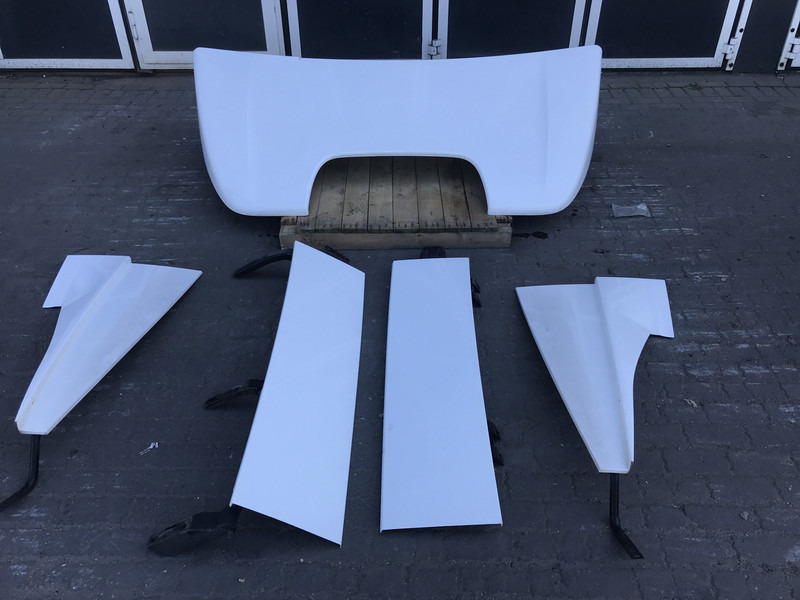 Mercedes-Benz Antos MP4 Spoilerset Mercedes ClassicSpace M-cab L1EH1 A 960 790 27 44 - Aerodynamik/ Spoiler för Lastbil: bild 1 Mercedes-Benz Antos MP4 Spoilerset Mercedes ClassicSpace M-cab L1EH1 A 960 790 27 44 - Aerodynamik/ Spoiler för Lastbil: bild 1