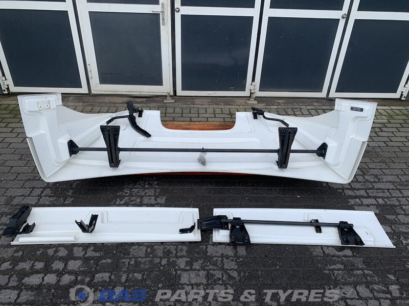 Mercedes-Benz Antos MP4 Spoilerset Mercedes ClassicSpace M-cab L1EH1 A 960 790 27 44 - Aerodynamik/ Spoiler för Lastbil: bild 4 Mercedes-Benz Antos MP4 Spoilerset Mercedes ClassicSpace M-cab L1EH1 A 960 790 27 44 - Aerodynamik/ Spoiler för Lastbil: bild 4