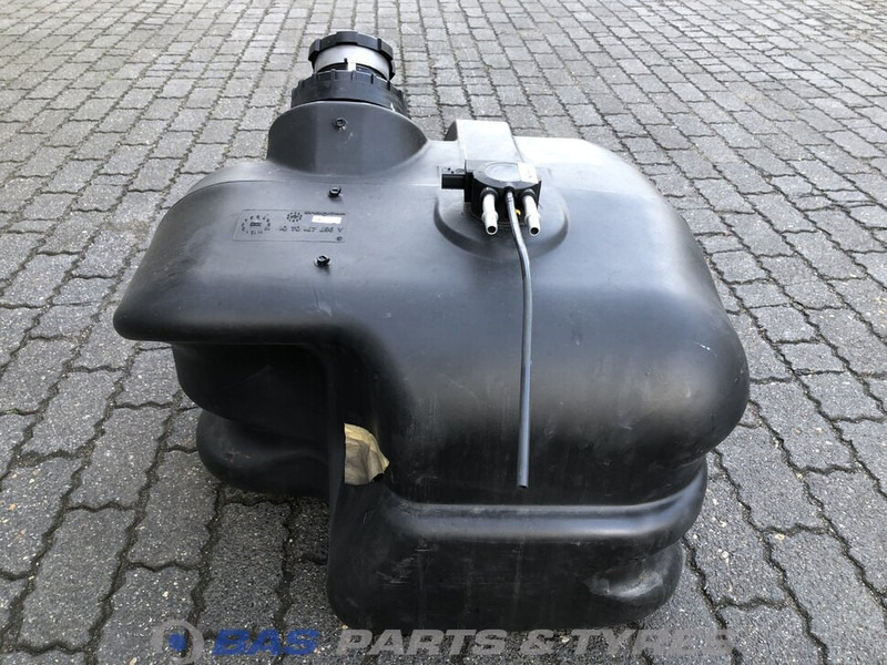 Mercedes-Benz Brandstoftank Mercedes 120 Liter A 967 471 04 01 - Bränsletank för Lastbil: bild 3 Mercedes-Benz Brandstoftank Mercedes 120 Liter A 967 471 04 01 - Bränsletank för Lastbil: bild 3