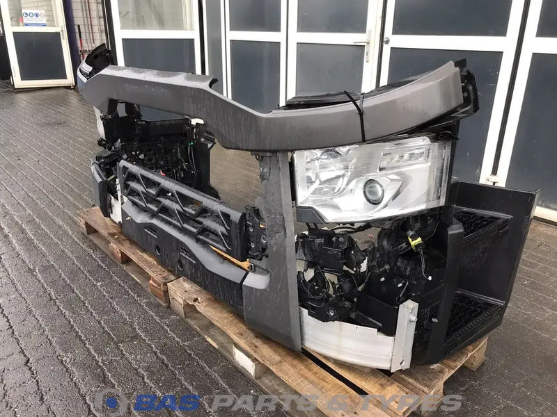 Renault T-Serie Bumper Renault 7482540689 - Stötfångare för Lastbil: bild 2 Renault T-Serie Bumper Renault 7482540689 - Stötfångare för Lastbil: bild 2