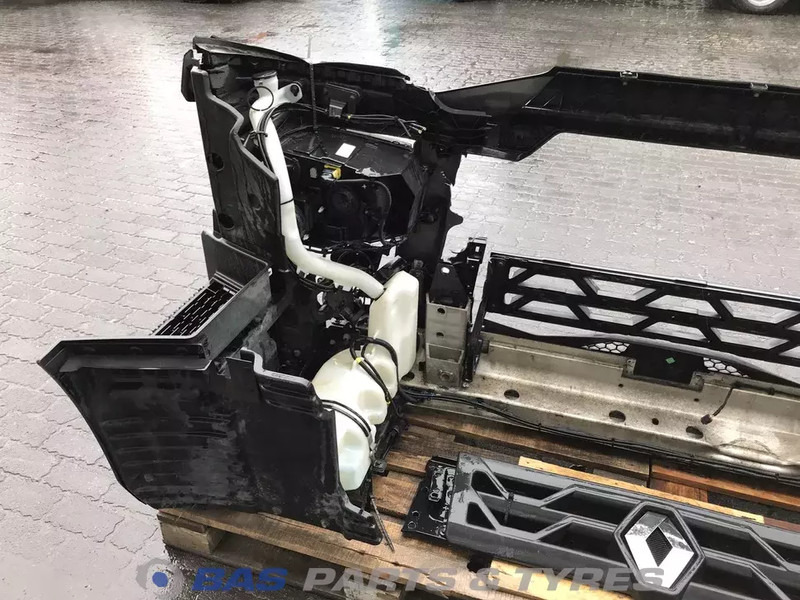 Renault T-Serie Bumper Renault 7482540689 - Stötfångare för Lastbil: bild 4 Renault T-Serie Bumper Renault 7482540689 - Stötfångare för Lastbil: bild 4