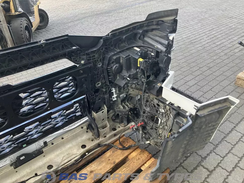 Renault T-Serie Evolution Bumper Renault 7423645386 - Stötfångare för Lastbil: bild 4 Renault T-Serie Evolution Bumper Renault 7423645386 - Stötfångare för Lastbil: bild 4