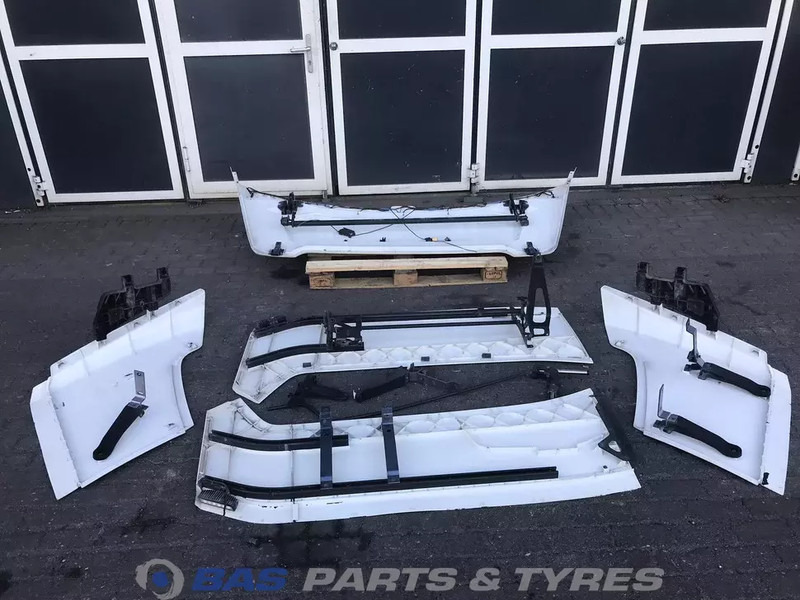 Scania G-Serie NextGen Spoilerset Scania CG-20 Highline L3H3 2390445 - Aerodynamik/ Spoiler för Lastbil: bild 4 Scania G-Serie NextGen Spoilerset Scania CG-20 Highline L3H3 2390445 - Aerodynamik/ Spoiler för Lastbil: bild 4