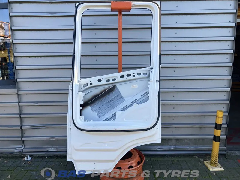 Scania R-Serie NextGen Portier Rechts Scania 2044984 - Dörr och reservdelar för Lastbil: bild 2 Scania R-Serie NextGen Portier Rechts Scania 2044984 - Dörr och reservdelar för Lastbil: bild 2