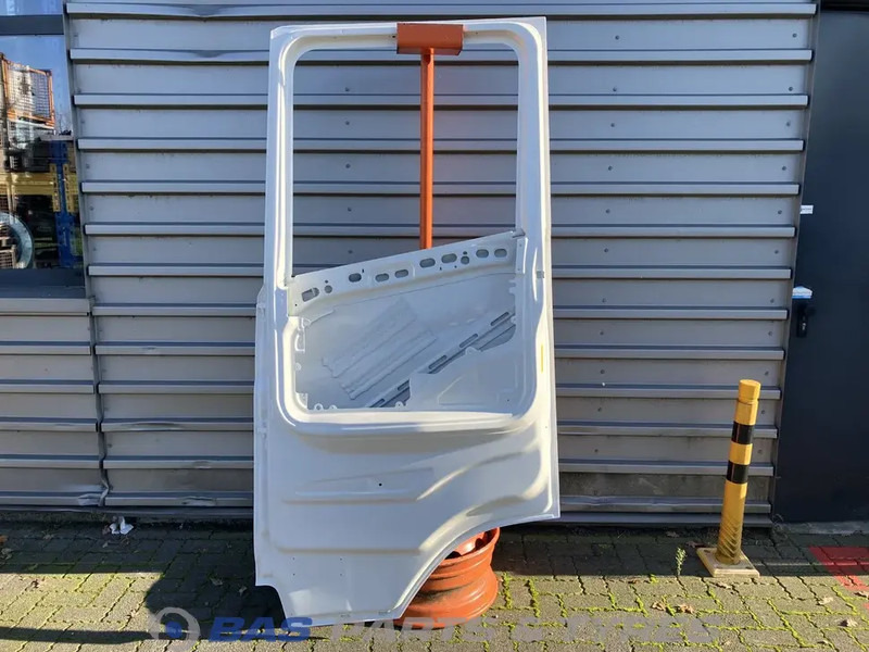 Scania S-Serie NextGen Portier Rechts Scania 2137842 - Dörr och reservdelar för Lastbil: bild 2 Scania S-Serie NextGen Portier Rechts Scania 2137842 - Dörr och reservdelar för Lastbil: bild 2