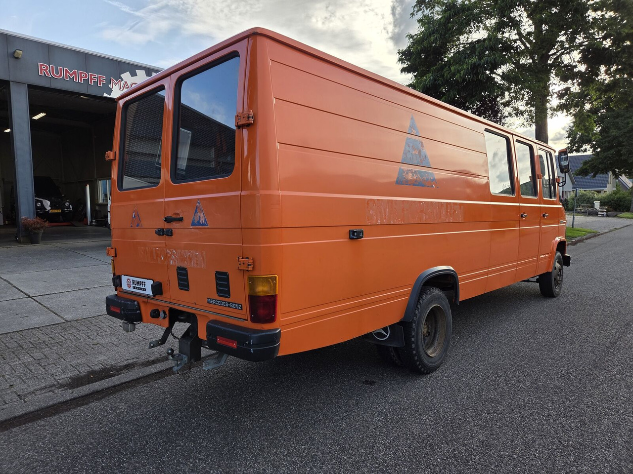 Mercedes-Benz L 608 D dubbel cabine (26700 km) goederen en personen bestelwagen - Förortsbuss: bild 3 Mercedes-Benz L 608 D dubbel cabine (26700 km) goederen en personen bestelwagen - Förortsbuss: bild 3