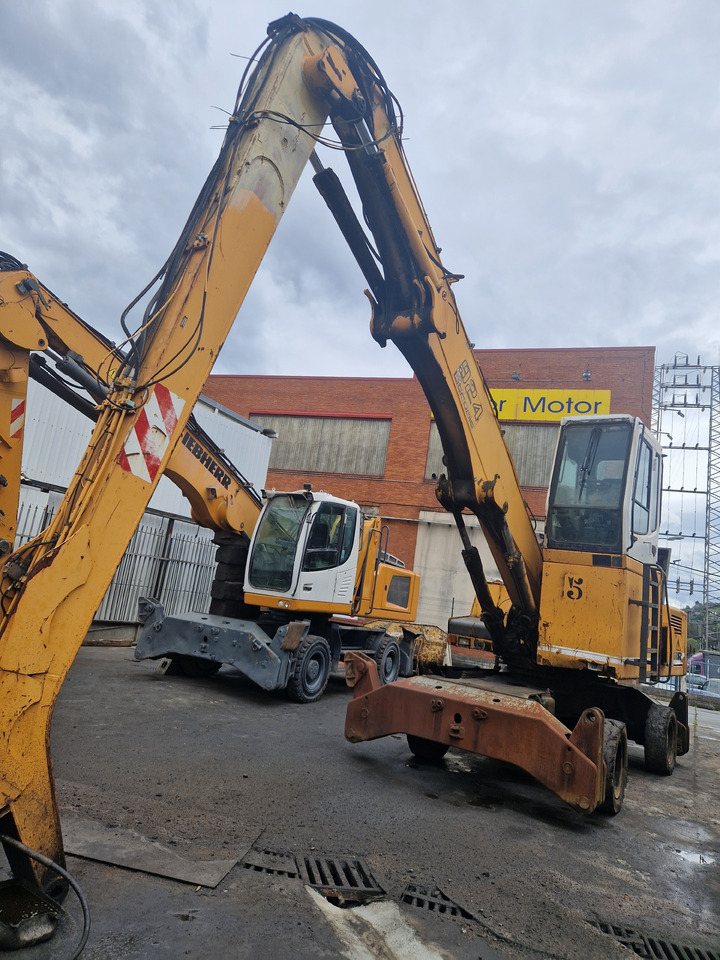 LIEBHERR A924C 675-10581 (2002) - Materialhanterare: bild 1 LIEBHERR A924C 675-10581 (2002) - Materialhanterare: bild 1