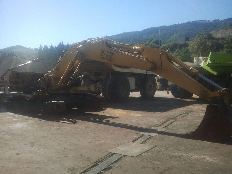 LIEBHERR R912LI - Bandgrävare: bild 2 LIEBHERR R912LI - Bandgrävare: bild 2