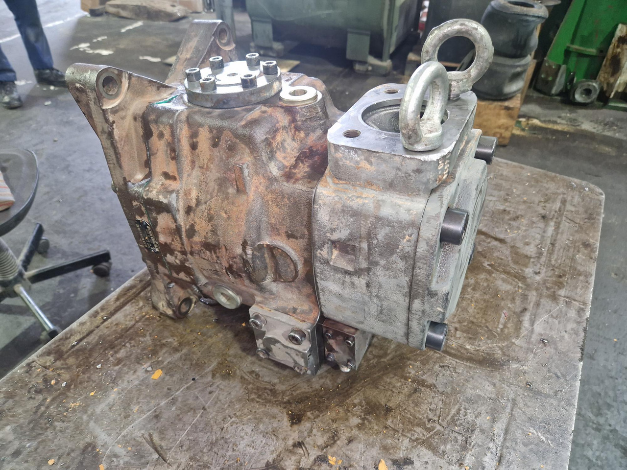 LMV165 – LIEBHERR R964B - Hydraulpump för Byggmaskiner: bild 1 LMV165 – LIEBHERR R964B - Hydraulpump för Byggmaskiner: bild 1