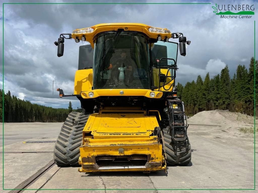 New Holland CR9090  - Skördetröska: bild 2 New Holland CR9090  - Skördetröska: bild 2