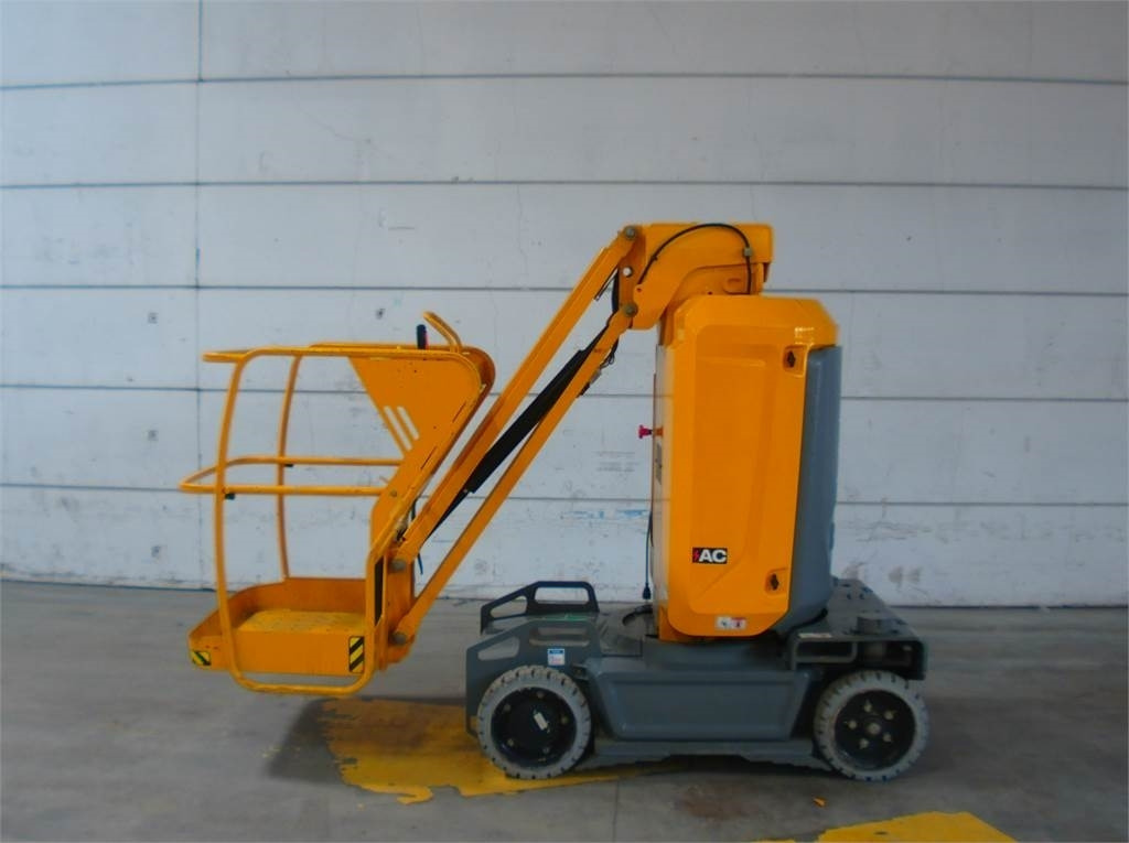 Haulotte STAR 10 - Pelarlift: bild 1 Haulotte STAR 10 - Pelarlift: bild 1