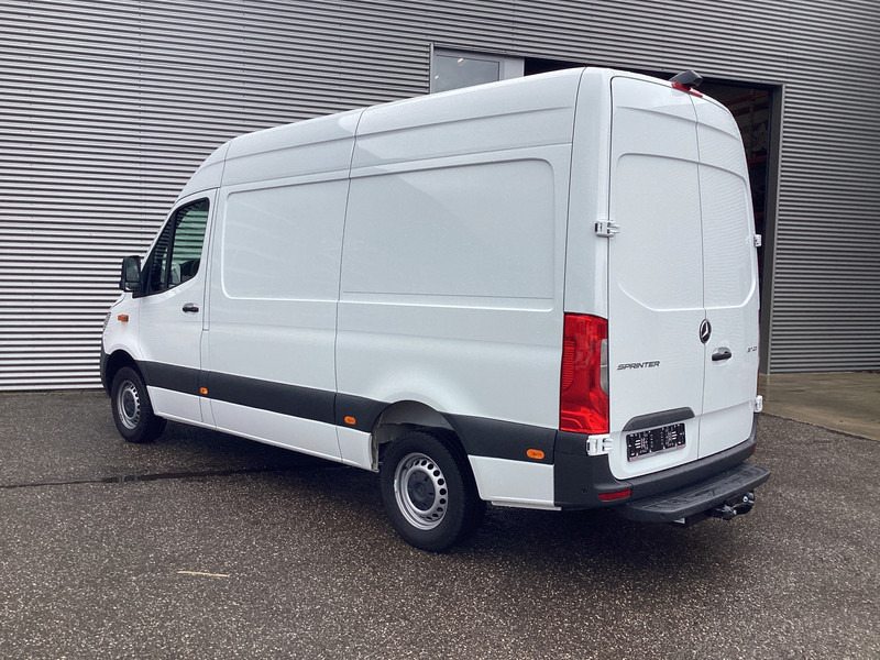 Mercedes-Benz Sprinter 317 CDI Aut. L2H2 BPM VRIJ! Carplay/ Gev.Stoel/ 270 Gr.Deuren/ Stoelverw./ Navi/ Camera/ PDC/ Cruise/ DAB - Skåpbil: bild 2 Mercedes-Benz Sprinter 317 CDI Aut. L2H2 BPM VRIJ! Carplay/ Gev.Stoel/ 270 Gr.Deuren/ Stoelverw./ Navi/ Camera/ PDC/ Cruise/ DAB - Skåpbil: bild 2