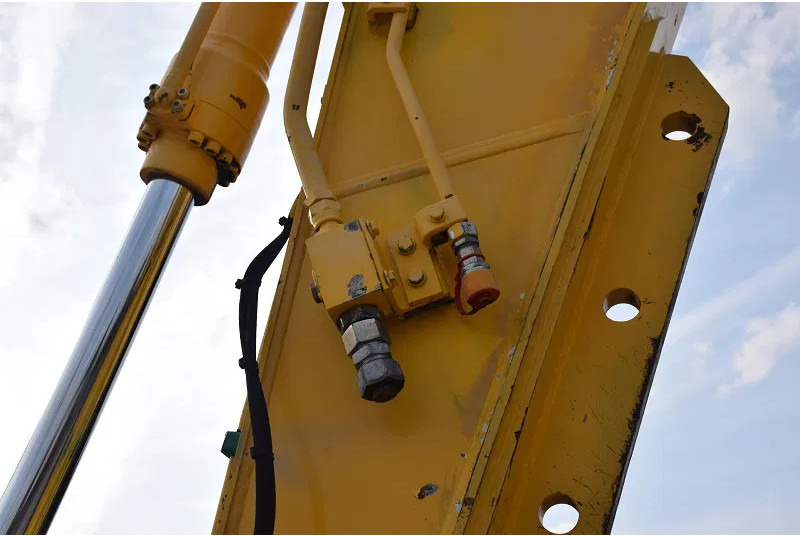 Bandgrävare New Holland Kobelco E235B SR-LCT: bild 11 Bandgrävare New Holland Kobelco E235B SR-LCT: bild 11