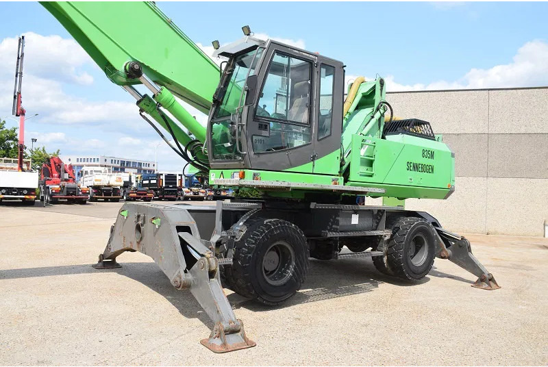 Sennebogen 835M - Grävmaskin på däck: bild 3 Sennebogen 835M - Grävmaskin på däck: bild 3