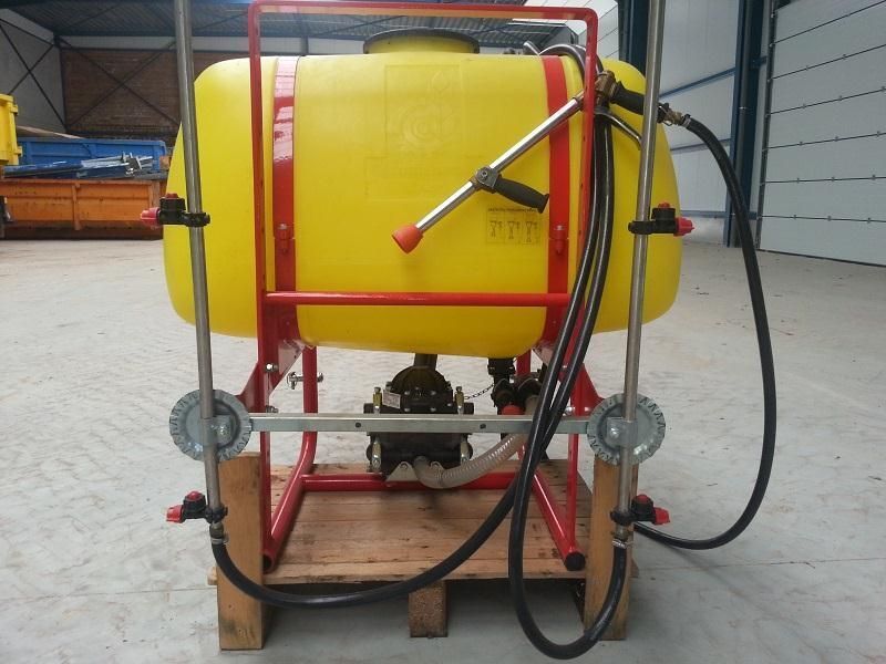 WATER SPROEIER SPROEIER - Traktorburen spruta: bild 1 WATER SPROEIER SPROEIER - Traktorburen spruta: bild 1