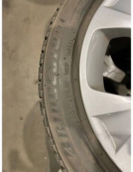 BMW *BMW velgen met Brigdestone banden *225/50 R17 - Däck och fälgar för Personbil: bild 3 BMW *BMW velgen met Brigdestone banden *225/50 R17 - Däck och fälgar för Personbil: bild 3
