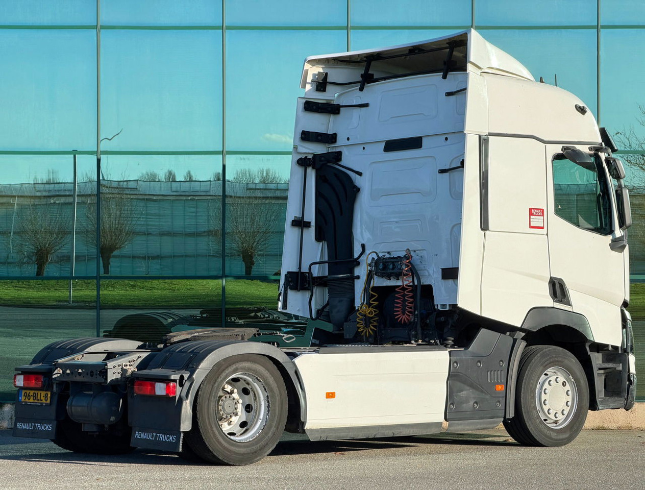 Renault T460 Euro 6 Only 318.000 KM 2X Tanks TOP Condition 2 Pieces Available - Dragbil: bild 4 Renault T460 Euro 6 Only 318.000 KM 2X Tanks TOP Condition 2 Pieces Available - Dragbil: bild 4