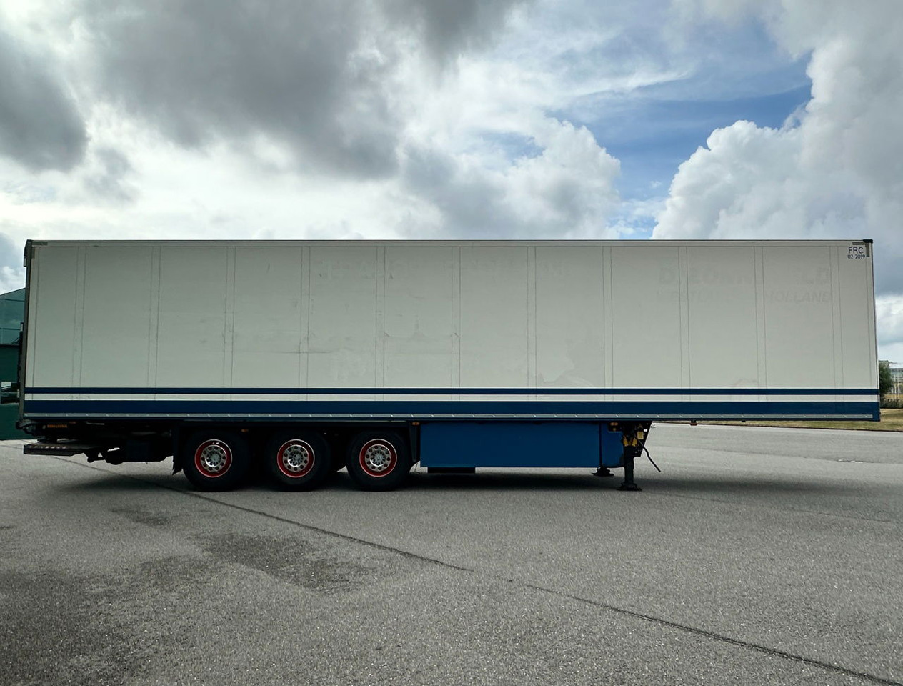Schmitz Cargobull SCBS3B Carrier Vector 1550 Only 3367 Engine Hours Flowerwide 270 CM High Inside Lift Axle Tail Lift - Kyl/ Frys semitrailer: bild 5 Schmitz Cargobull SCBS3B Carrier Vector 1550 Only 3367 Engine Hours Flowerwide 270 CM High Inside Lift Axle Tail Lift - Kyl/ Frys semitrailer: bild 5