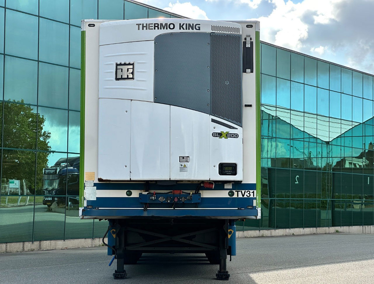 Kyl/ Frys semitrailer Schmitz Cargobull SKO 24 Thermo King SLX 200 Only 3645 Engine Hours 2X Lift Axle Flowerwide 270 CM High Inside Tail Lift NL-Trailer: bild 7 Kyl/ Frys semitrailer Schmitz Cargobull SKO 24 Thermo King SLX 200 Only 3645 Engine Hours 2X Lift Axle Flowerwide 270 CM High Inside Tail Lift NL-Trailer: bild 7