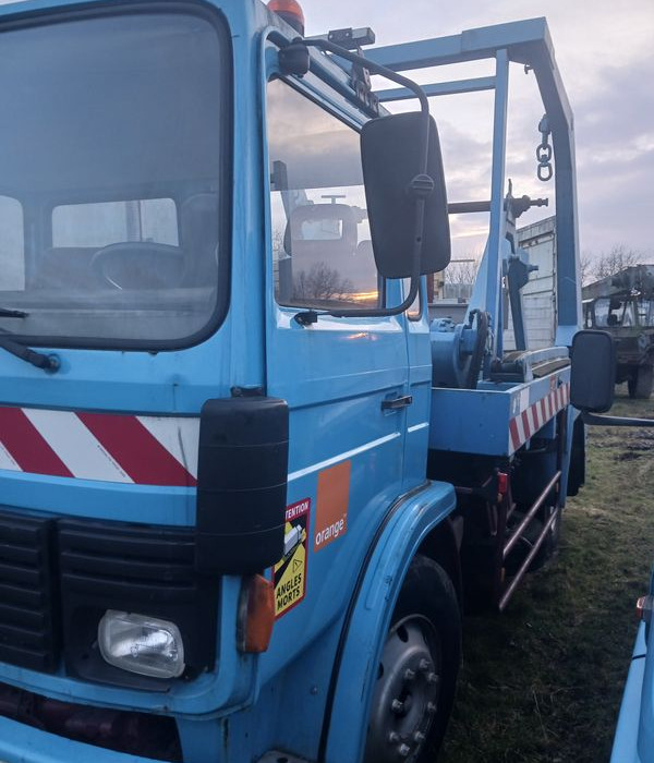 Camion Porte tourets Renault ,Iveco ,etc - Liftdumper lastbil: bild 4 Camion Porte tourets Renault ,Iveco ,etc - Liftdumper lastbil: bild 4