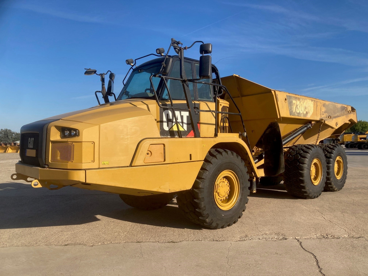 CATERPILLAR 730C - Ramstyrd dumper: bild 1 CATERPILLAR 730C - Ramstyrd dumper: bild 1