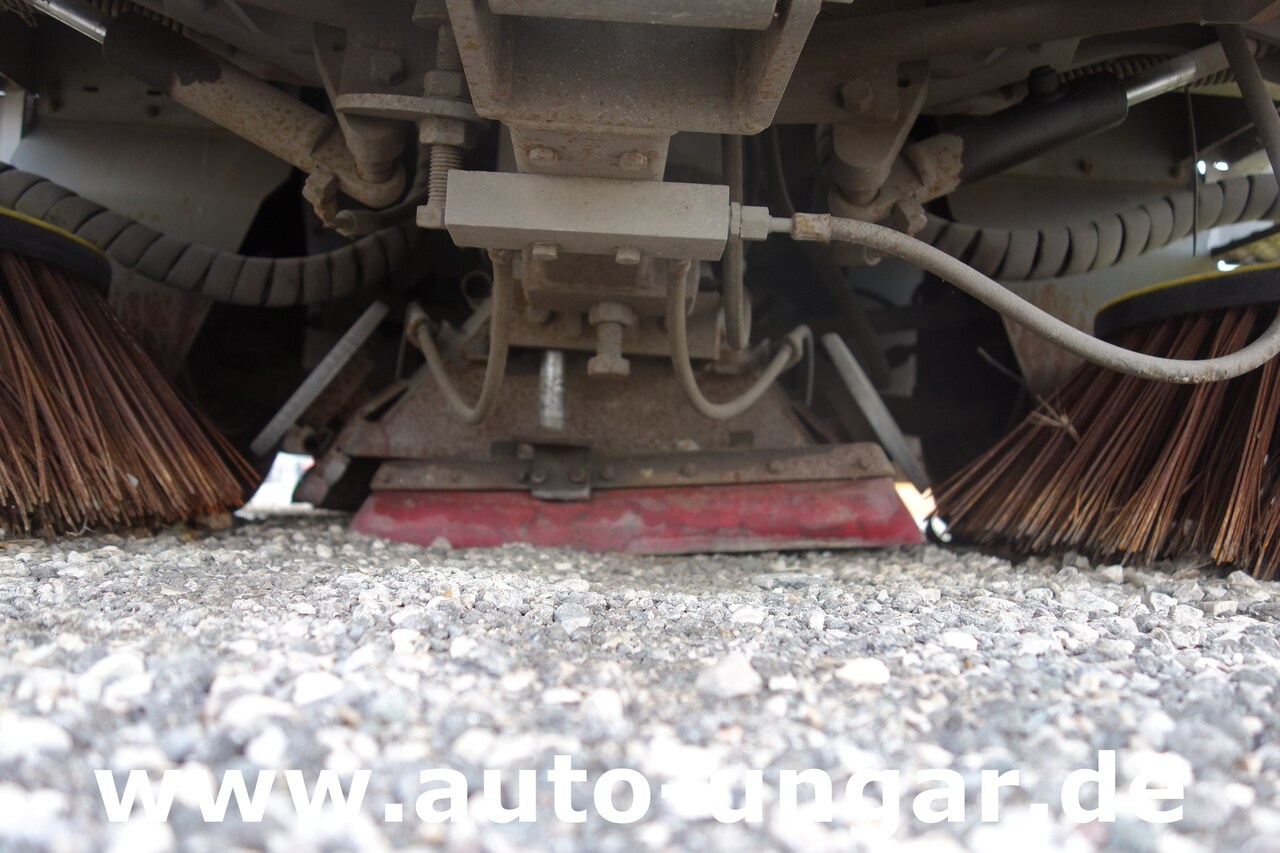 Ravo C540 / 530 Kehrmaschine - Kärcher - Heckabsaugung - Motorschaden - Sopmaskin: bild 5 Ravo C540 / 530 Kehrmaschine - Kärcher - Heckabsaugung - Motorschaden - Sopmaskin: bild 5