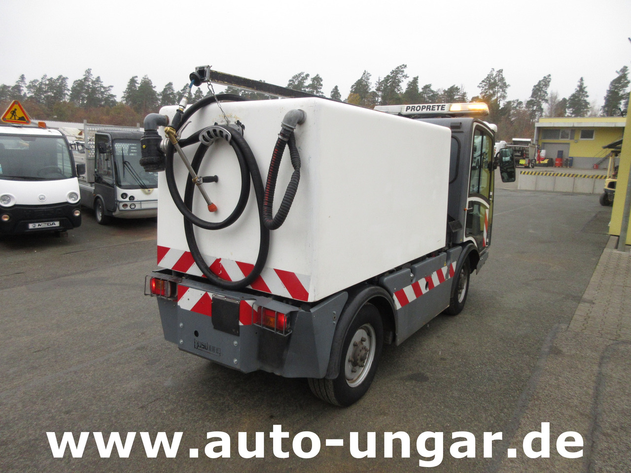 BOSCHUNG L3 Laveuse Kärcher Baujahr 2015 mit Hochdruckreiniger am Heck - Utility/ Specialfordon: bild 4 BOSCHUNG L3 Laveuse Kärcher Baujahr 2015 mit Hochdruckreiniger am Heck - Utility/ Specialfordon: bild 4