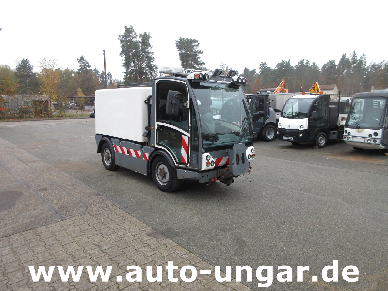 BOSCHUNG L3 Laveuse Kärcher Baujahr 2015 mit Hochdruckreiniger am Heck - Utility/ Specialfordon: bild 1 BOSCHUNG L3 Laveuse Kärcher Baujahr 2015 mit Hochdruckreiniger am Heck - Utility/ Specialfordon: bild 1