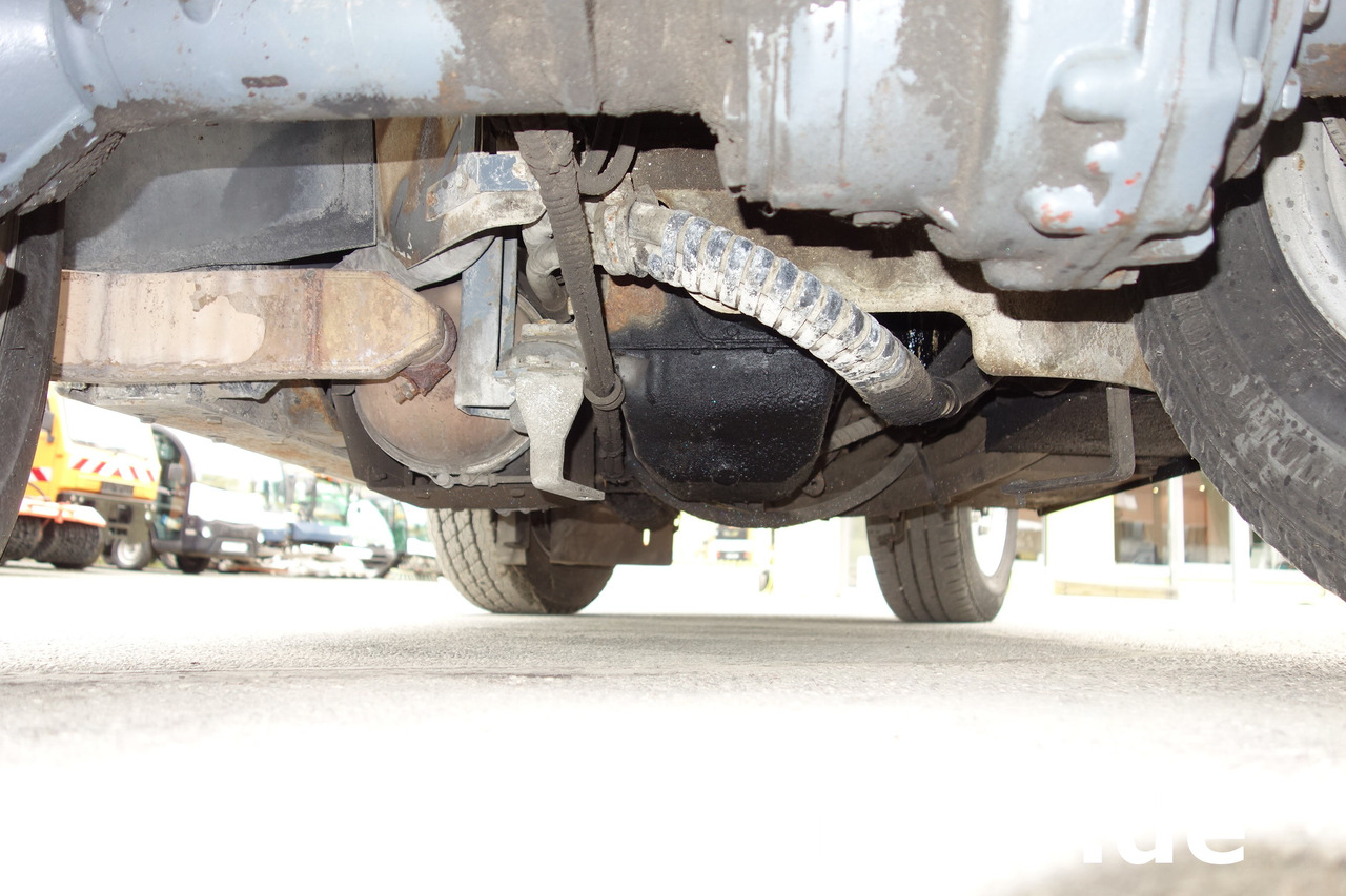 Utility/ Specialfordon Boschung S3 Wasserfass Kipper 4-Rad-Lenkung Multicar Kommunalfahrzeug Geräteträger: bild 7 Utility/ Specialfordon Boschung S3 Wasserfass Kipper 4-Rad-Lenkung Multicar Kommunalfahrzeug Geräteträger: bild 7