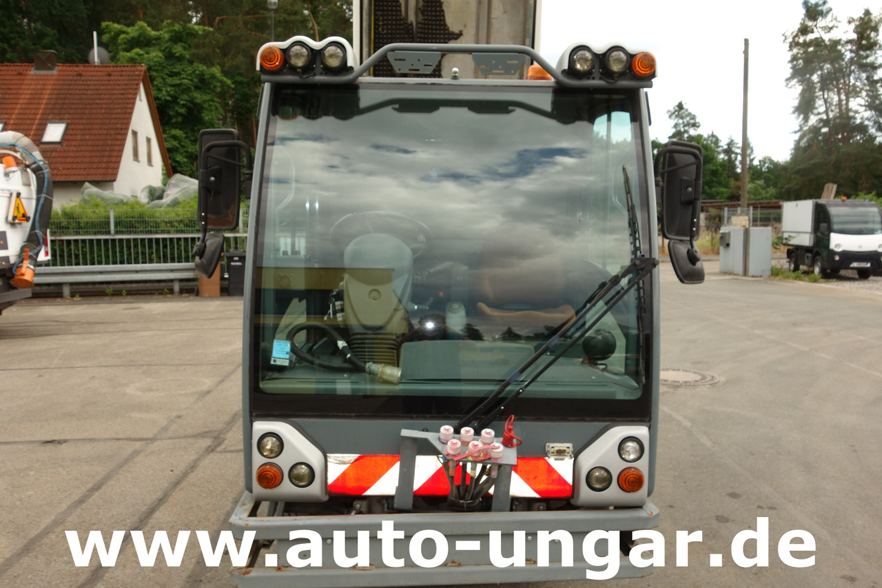 Utility/ Specialfordon Boschung S3 Wasserfass Kipper 4-Rad-Lenkung Multicar Kommunalfahrzeug Geräteträger: bild 11 Utility/ Specialfordon Boschung S3 Wasserfass Kipper 4-Rad-Lenkung Multicar Kommunalfahrzeug Geräteträger: bild 11