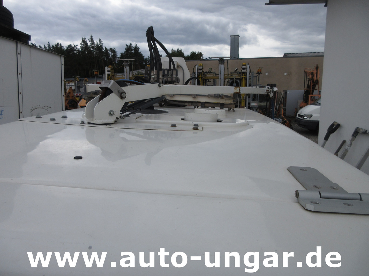 CMAR NC300 Schwemmaufbau Laveuse Bj. 2014 für Multicar Tremo Hochdruck - Utility/ Specialfordon: bild 4 CMAR NC300 Schwemmaufbau Laveuse Bj. 2014 für Multicar Tremo Hochdruck - Utility/ Specialfordon: bild 4