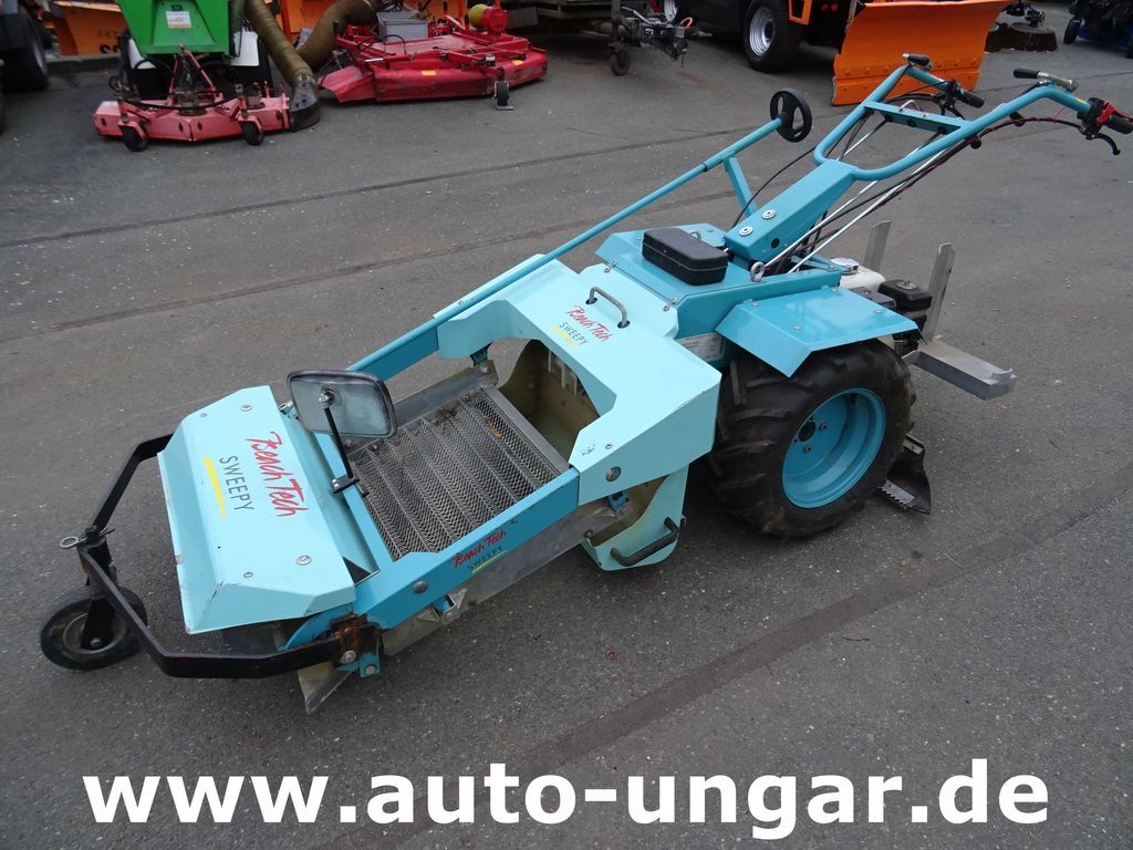 KASSBOHRER Kässbohrer BeachTech Sweepy Strandreiniger - Utility/ Specialfordon: bild 1 KASSBOHRER Kässbohrer BeachTech Sweepy Strandreiniger - Utility/ Specialfordon: bild 1