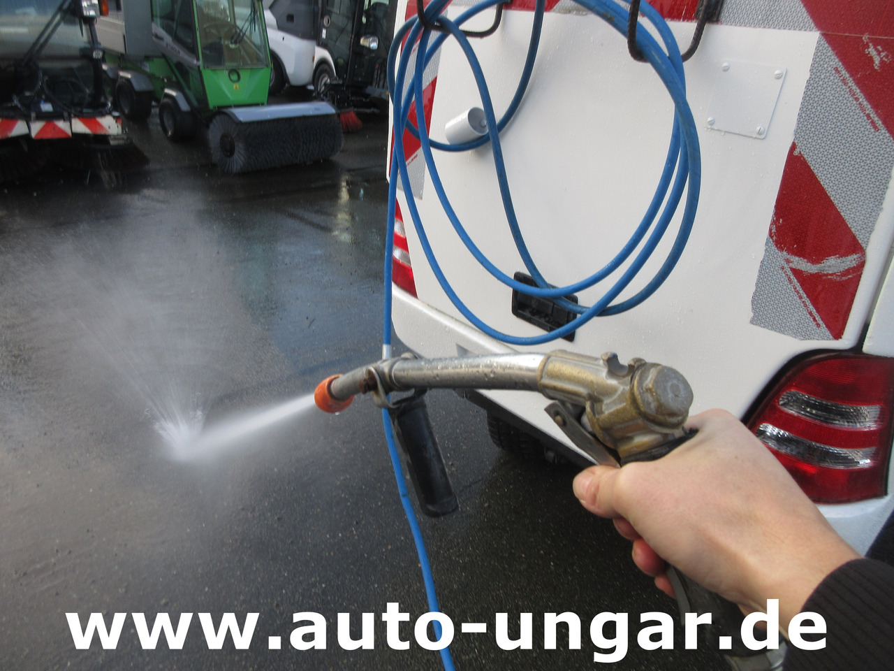 Multicar Tremo X56 CMAR LC 860 Schwemmfahrzeug Streetwasher 4x4x4 Baujahr 2014 EU5 - Utility/ Specialfordon: bild 4 Multicar Tremo X56 CMAR LC 860 Schwemmfahrzeug Streetwasher 4x4x4 Baujahr 2014 EU5 - Utility/ Specialfordon: bild 4