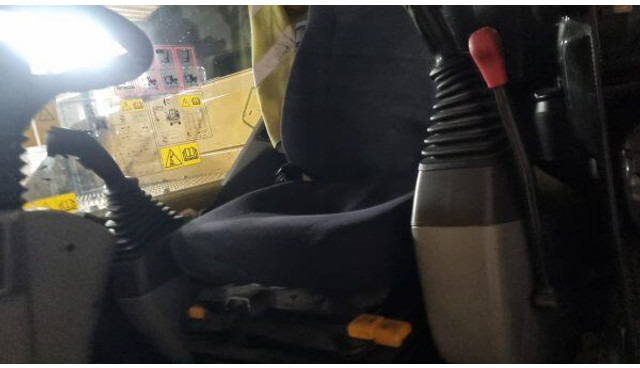 Komatsu PW 138 MR - Grävmaskin på däck: bild 4 Komatsu PW 138 MR - Grävmaskin på däck: bild 4