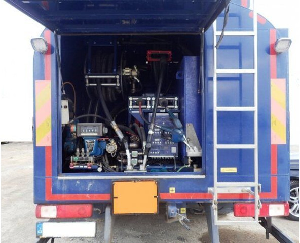 Renault 19.5t +8m3 (5+3) Kobit - Tankbil: bild 4 Renault 19.5t +8m3 (5+3) Kobit - Tankbil: bild 4