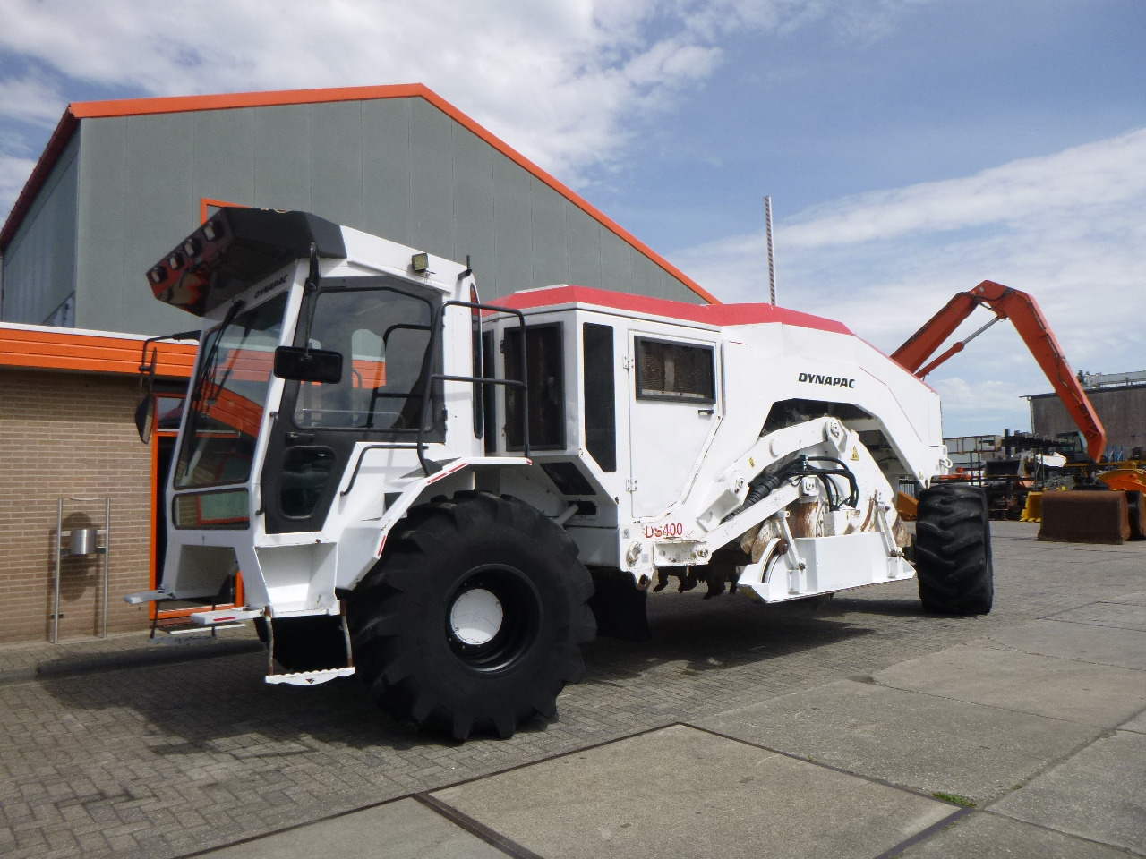 DYNAPAC DS400(RABAUD ROTOSTAB 525) - Markstabiliserar: bild 3 DYNAPAC DS400(RABAUD ROTOSTAB 525) - Markstabiliserar: bild 3