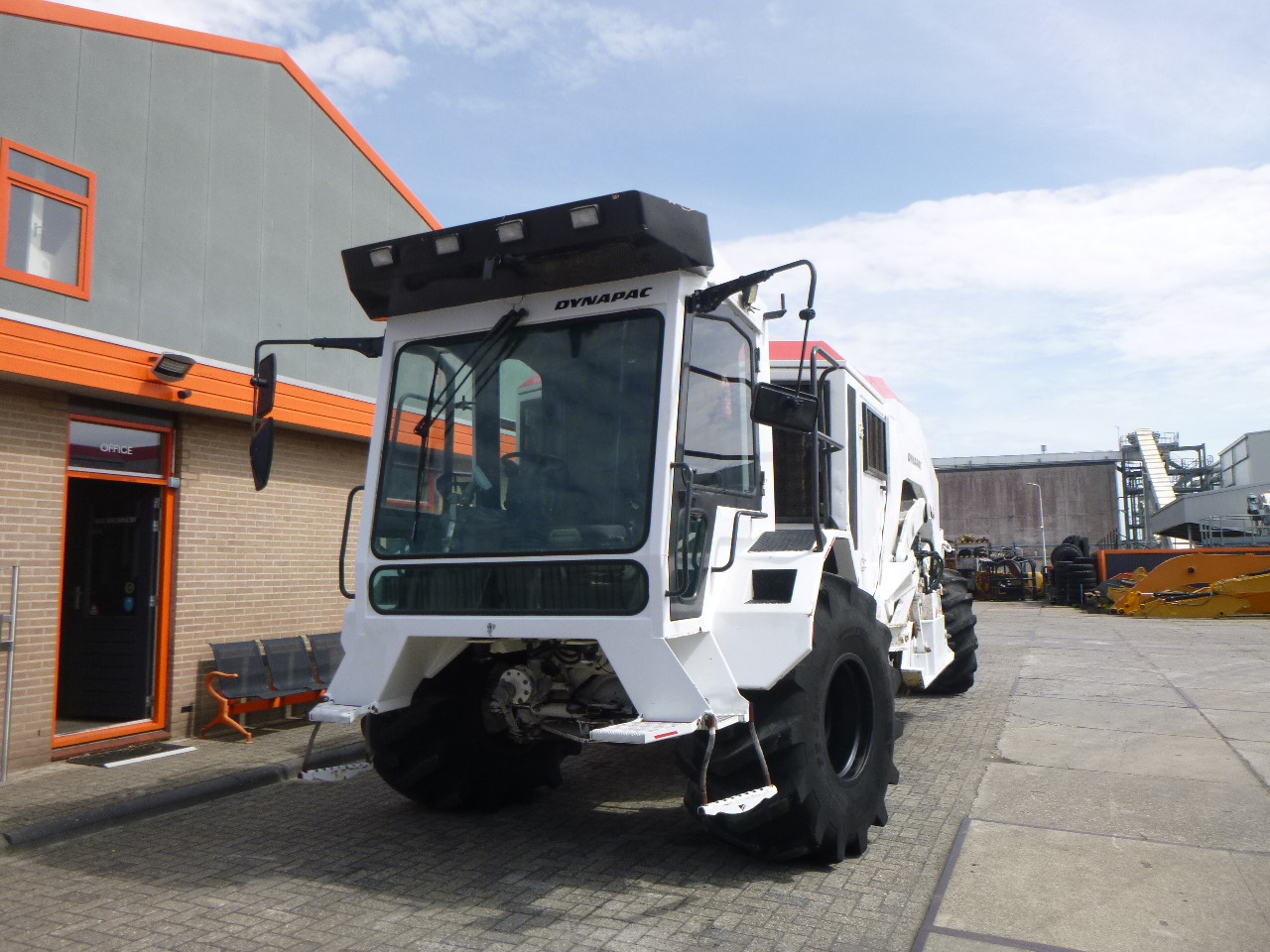DYNAPAC DS400(RABAUD ROTOSTAB 525) - Markstabiliserar: bild 5 DYNAPAC DS400(RABAUD ROTOSTAB 525) - Markstabiliserar: bild 5