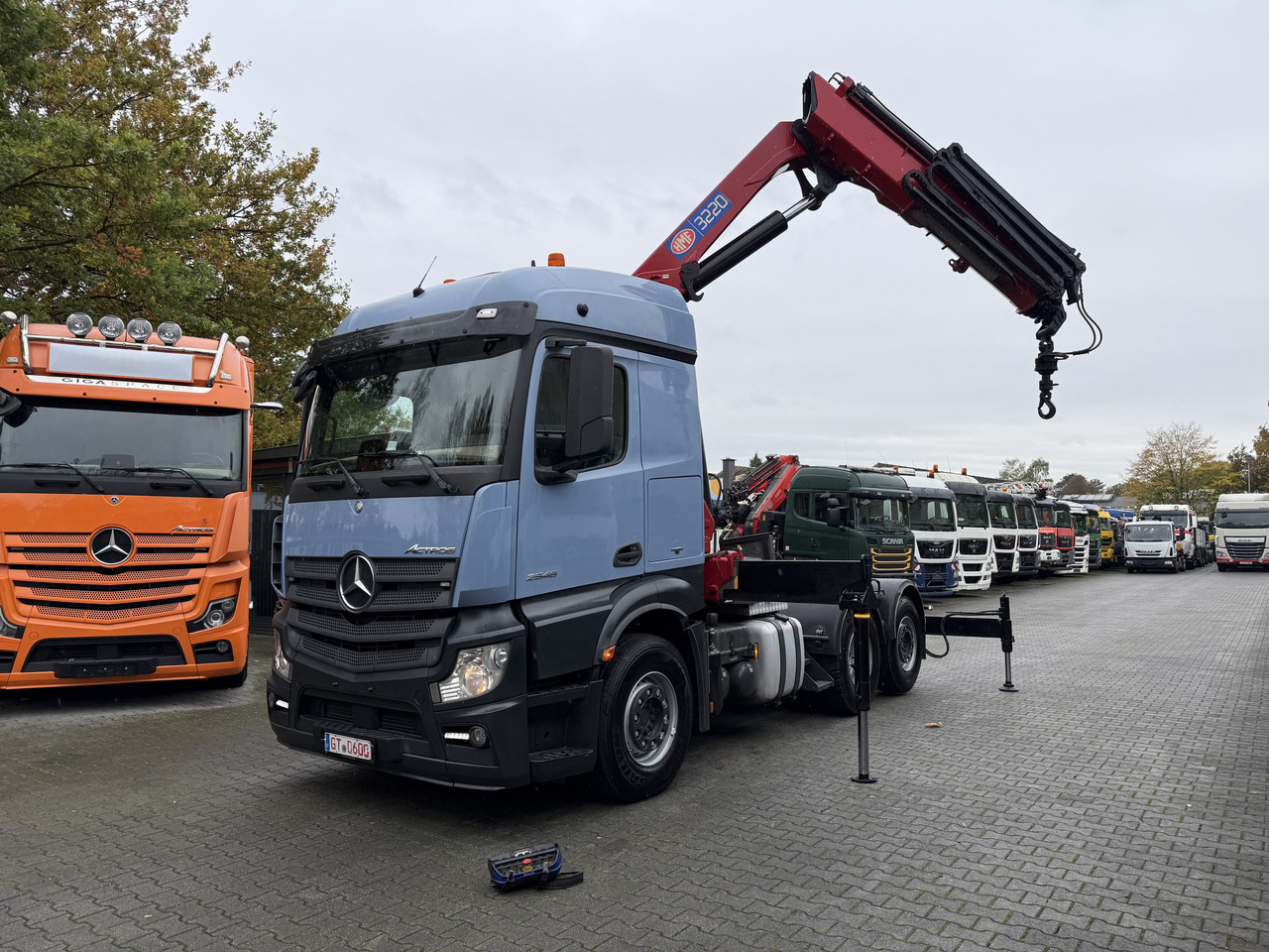 Dragbil Mercedes-Benz Actros 2548 LS 6X2 Kran HMF 3220 bis 16 Meter: bild 8 Dragbil Mercedes-Benz Actros 2548 LS 6X2 Kran HMF 3220 bis 16 Meter: bild 8