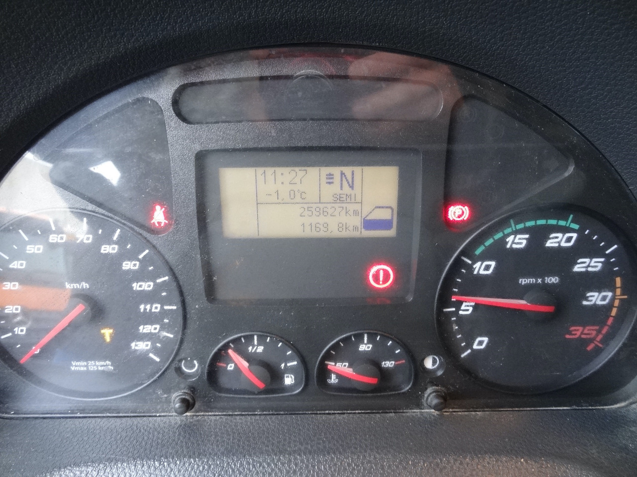 Iveco EuroCargo 120E25 Fassi F38 - Flakbil, Kranbil: bild 4 Iveco EuroCargo 120E25 Fassi F38 - Flakbil, Kranbil: bild 4