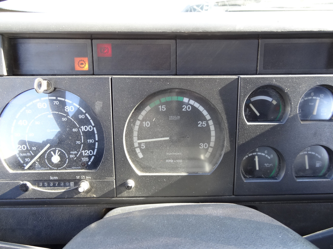 Iveco EuroTrakker 260E31 6X4 Palfinger 36002 - Kranbil, Flakbil: bild 2 Iveco EuroTrakker 260E31 6X4 Palfinger 36002 - Kranbil, Flakbil: bild 2