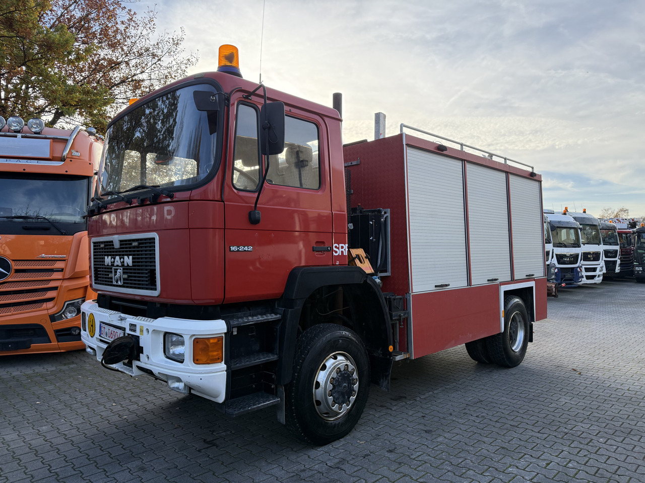 MAN F90 16.242 4X4 / Feuerwehr - Chassi lastbil: bild 1 MAN F90 16.242 4X4 / Feuerwehr - Chassi lastbil: bild 1