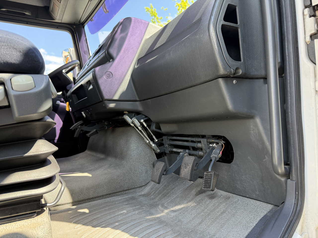 MAN TGA 18.350 4X2 LL Fahrschule - Containerbil/ Växelflak lastbil: bild 4 MAN TGA 18.350 4X2 LL Fahrschule - Containerbil/ Växelflak lastbil: bild 4