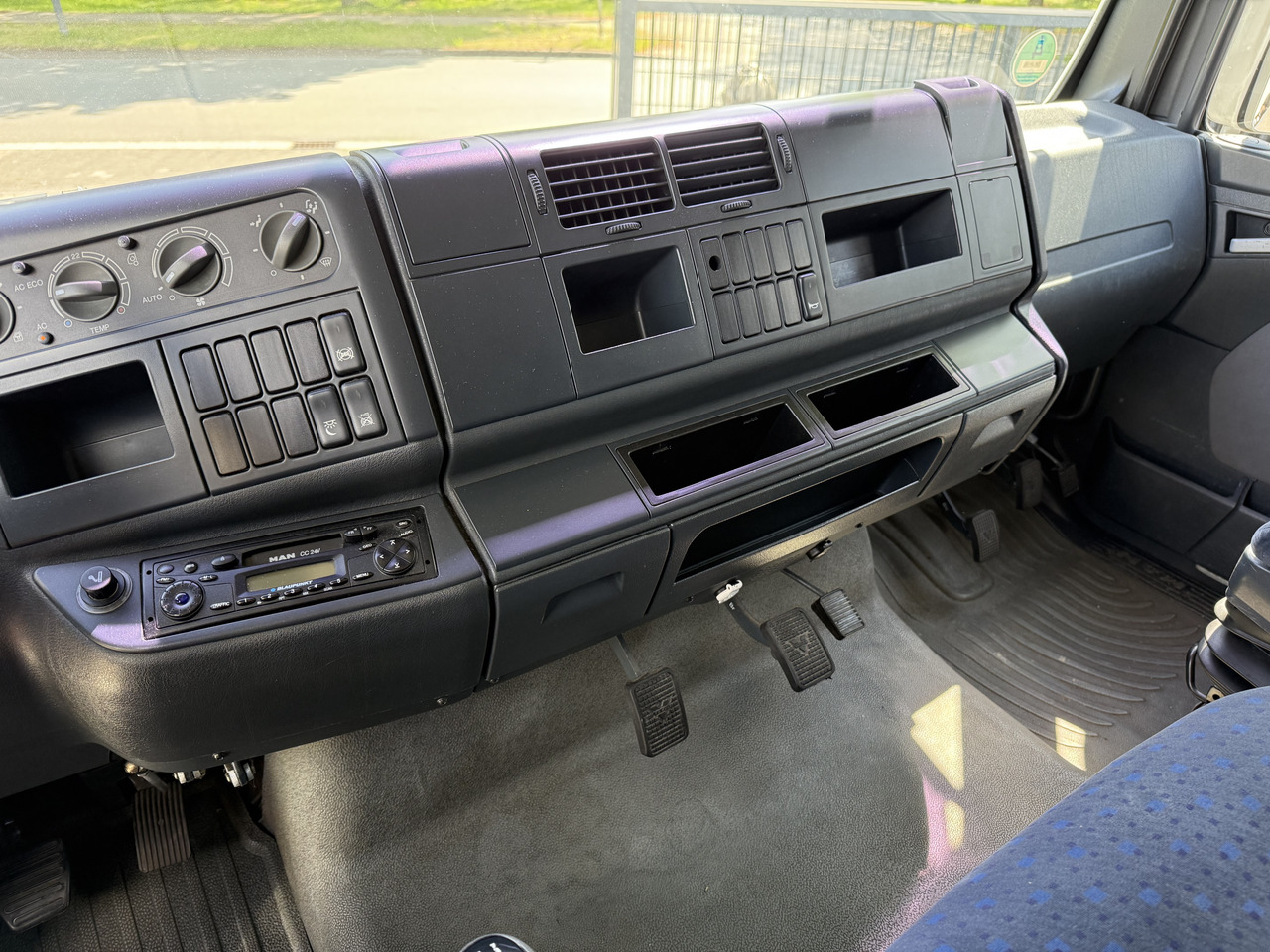 MAN TGA 18.350 4X2 LL Fahrschule - Containerbil/ Växelflak lastbil: bild 3 MAN TGA 18.350 4X2 LL Fahrschule - Containerbil/ Växelflak lastbil: bild 3