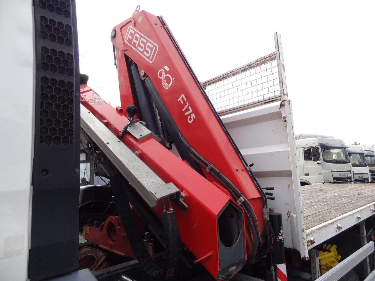 Kranbil, Flakbil MAN TGS 26.320 6X4 BB mit Kran Fassi F175: bild 15