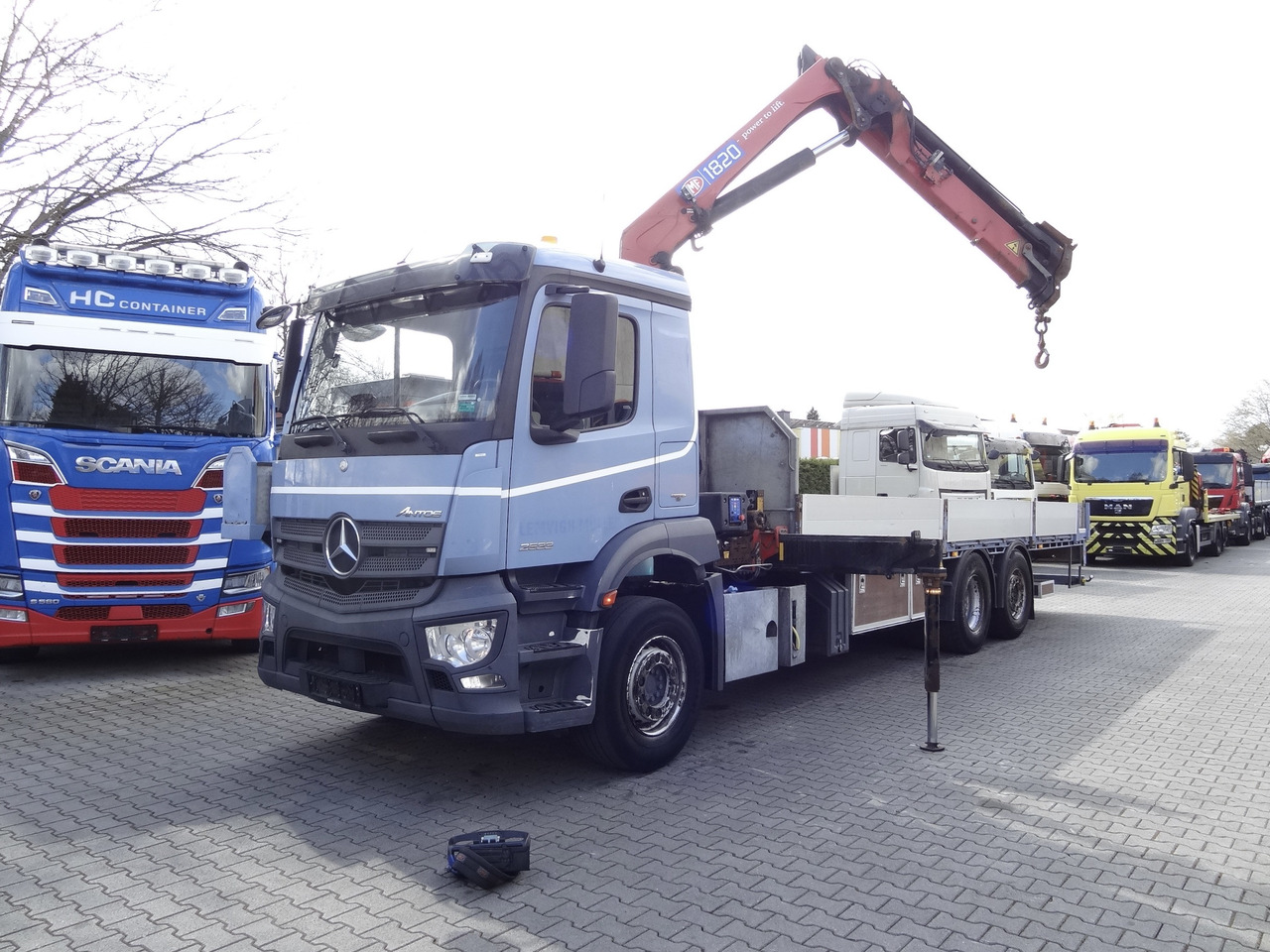 Mercedes-Benz Actros 2533 6X2 HMF 1820 Langmaterial - Flakbil, Kranbil: bild 1 Mercedes-Benz Actros 2533 6X2 HMF 1820 Langmaterial - Flakbil, Kranbil: bild 1