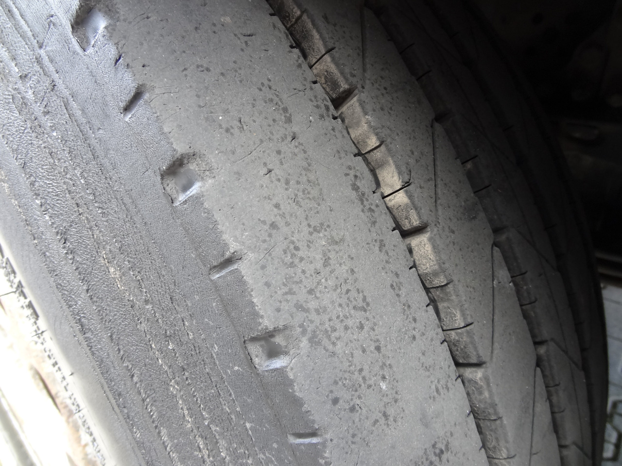 Mercedes-Benz Actros 2533 6X2 HMF 1820 Langmaterial - Flakbil, Kranbil: bild 3 Mercedes-Benz Actros 2533 6X2 HMF 1820 Langmaterial - Flakbil, Kranbil: bild 3