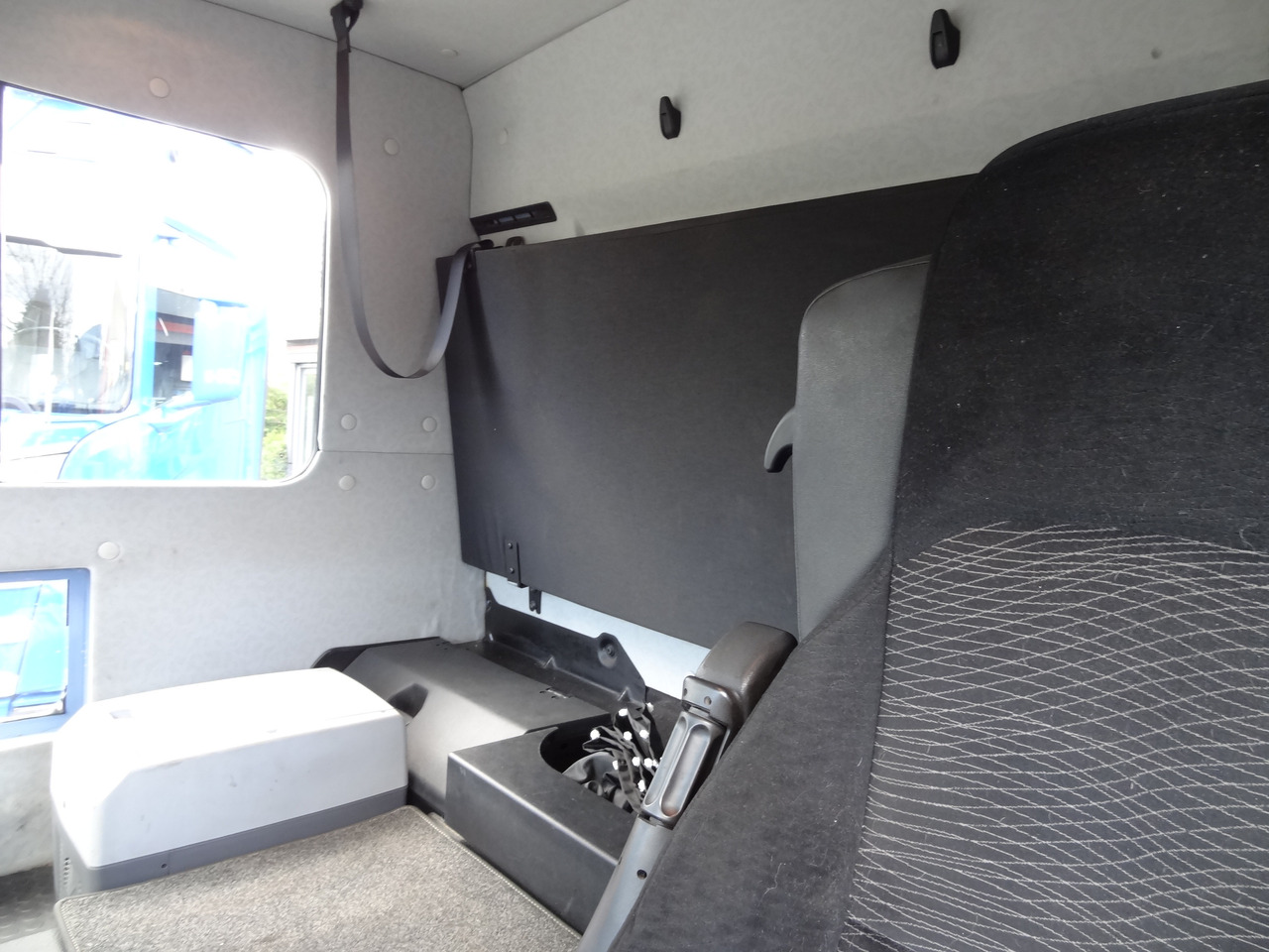 Mercedes-Benz Actros 2533 6X2 HMF 1820 Langmaterial - Flakbil, Kranbil: bild 5 Mercedes-Benz Actros 2533 6X2 HMF 1820 Langmaterial - Flakbil, Kranbil: bild 5